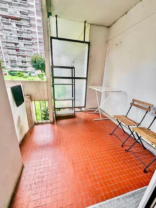 Studio Calme Dans Le Centre Avec Parking Gratuit Grenoble 0*,  France
